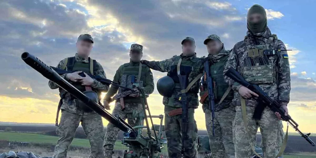 Фото групи військовослужбовців